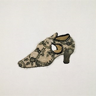 Peng Wei, Series of Embroidered Shoes