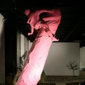 王華祥 起來(lái)NO.5   194cm×90cm×286cm   玻璃鋼   2008