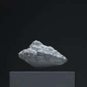 小浮云 綜合材料浮云 不銹鋼底座 40×25×3cm（底座） 15.9×12×9cm（浮云），2012.2