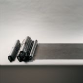 故國·雅2,120×33×0.25cm，鉛板、銅線，2003年