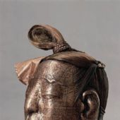 武士頭像1,21×17×32cm，銅板、銅線、樹脂，2000年