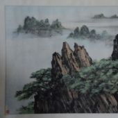 黃山雙峰 70×138cm 紙本彩墨 2001 王琦美術(shù)博物館藏