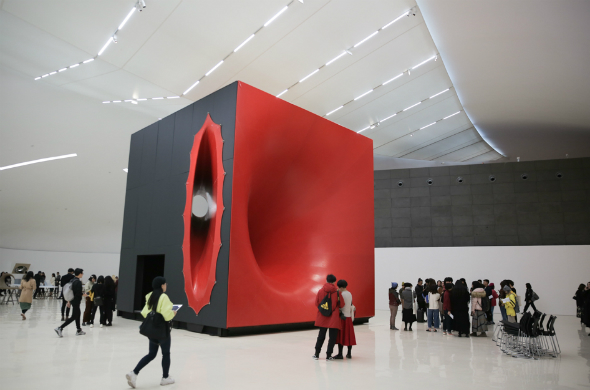 000 featured image of Anish Kapoor at CAFA Art Museum.jpg