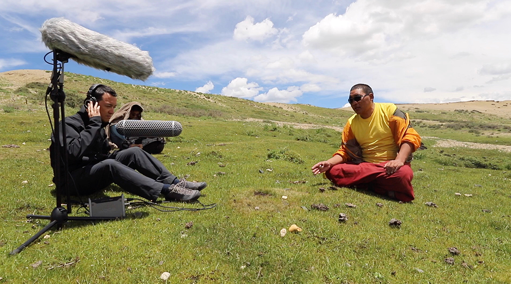 6 Mr. Colin Siyuan Chinnery collected the performance sound of Luorongjiacuo who is a performer of Tibetan Drama at Litang, Screenshot.jpg