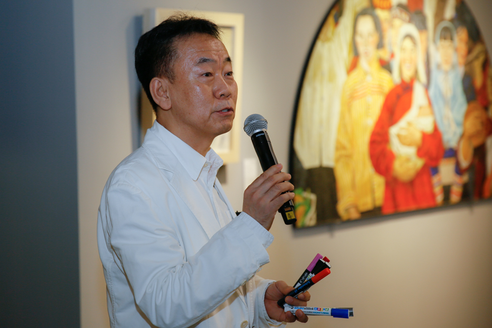 4 Jin Rilong, Director for Office of Teachers’ Work and Director for the Personnel Office of CAFA, chaired the opening ceremony.jpg