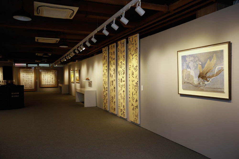 Exhibition View 03.jpg