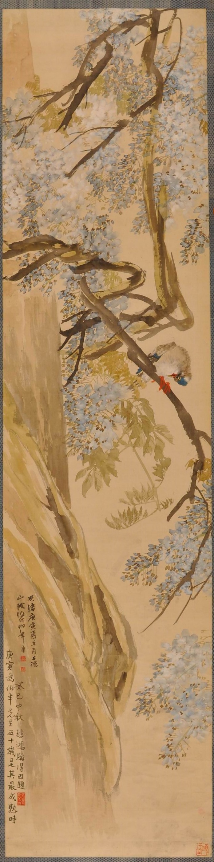 圖13、任伯年 《紫藤翠鳥》 絹本設色  195×47.5cm 1890年 ?徐悲鴻紀念館藏.jpg