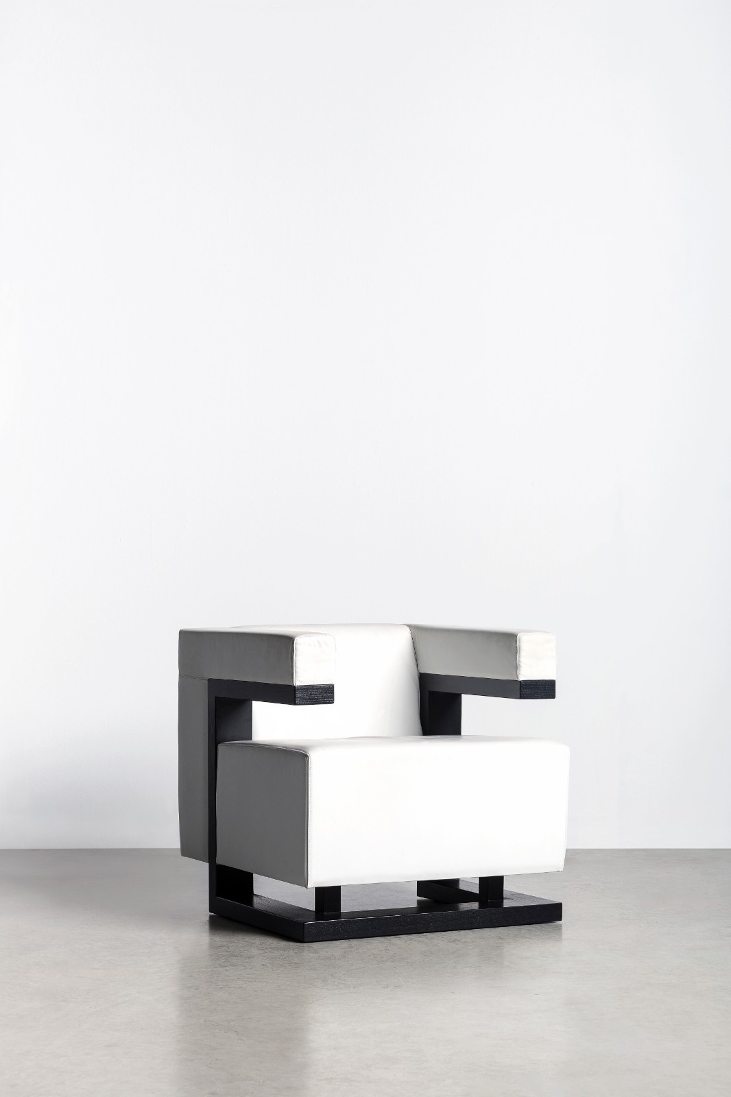 12 Walter Gropius, Armchair mod. F.51, 1920, 1980 Tecta production, Germany.jpg