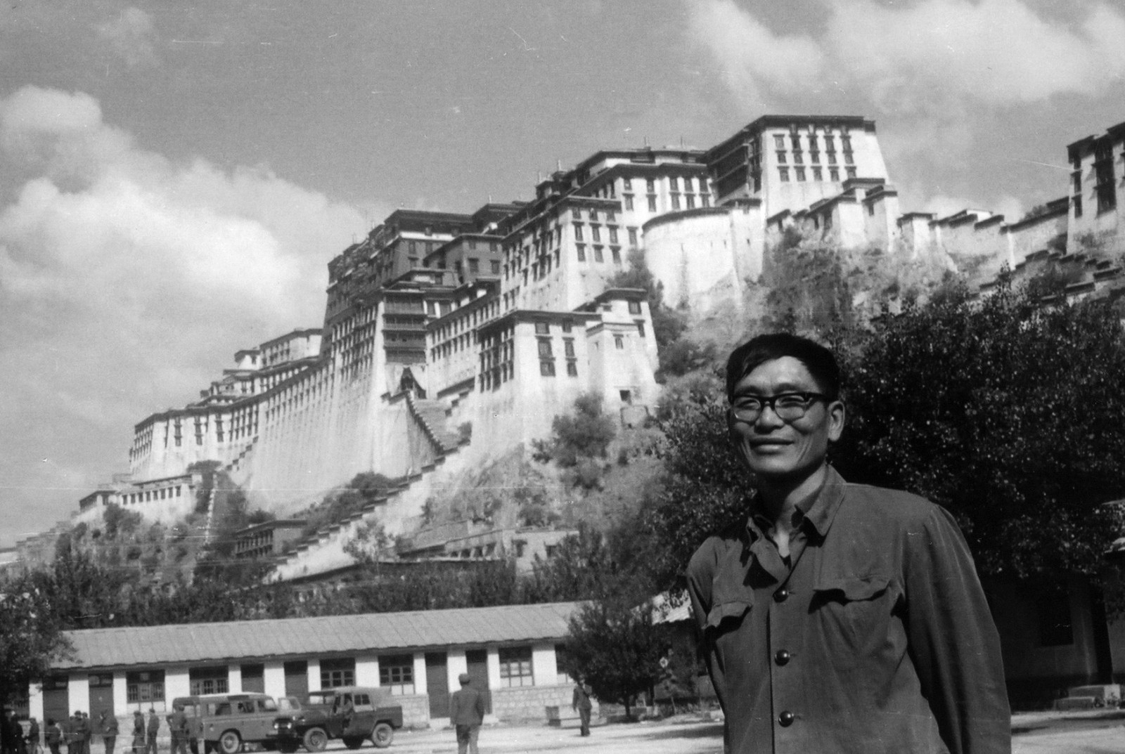 08 Situ Zhaoguang revisited Tibet in 1978..jpg