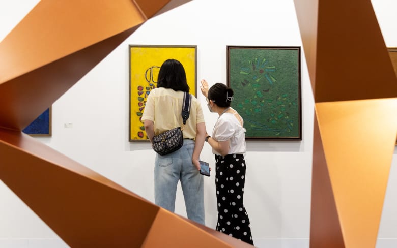 Art_Basel_Hong_Kong_2021_VIP_Relations.jpg