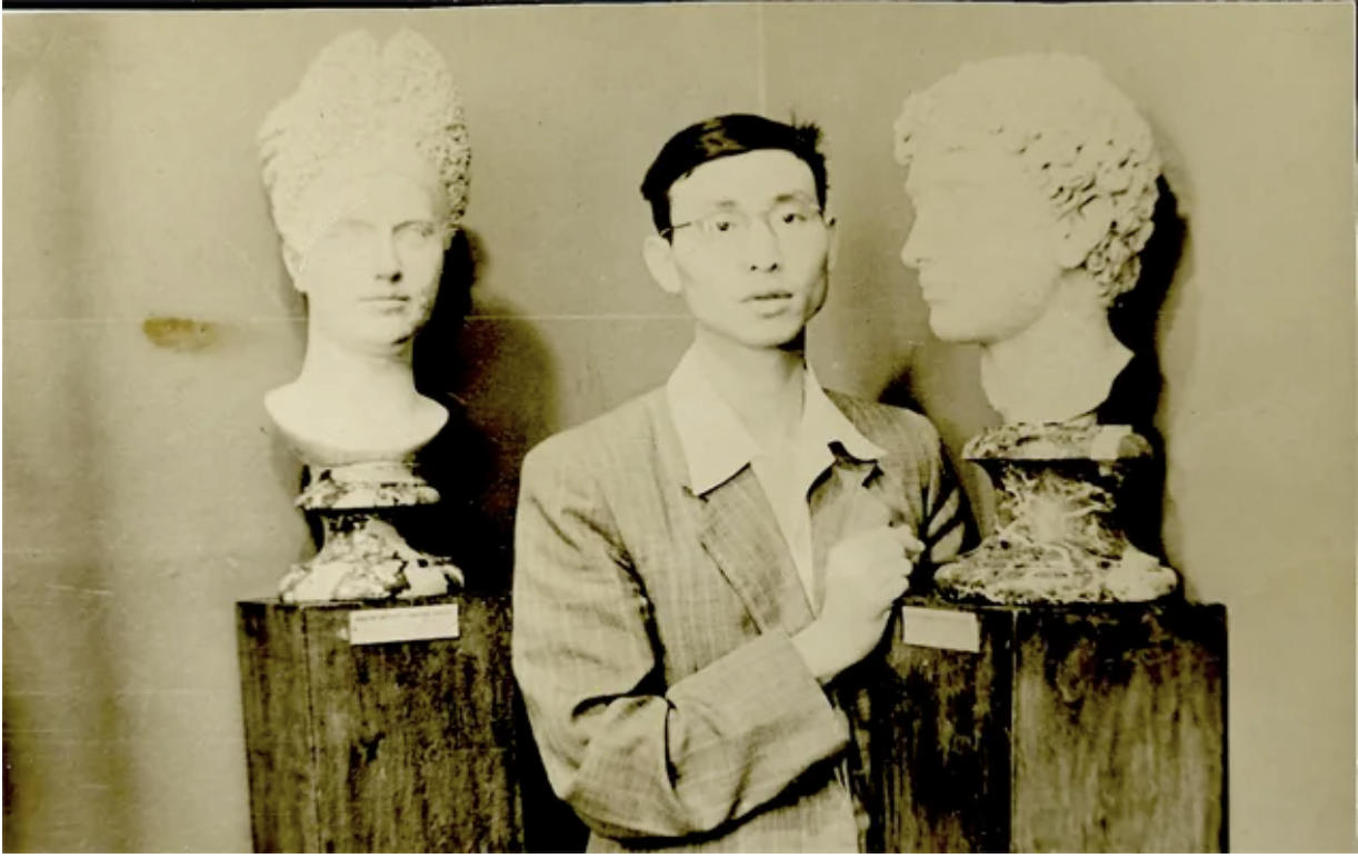 19 In 1959, Shao Dazhen took a photo in front of the statue of “Roman Youth” in the Kiev Museum, Ukraine.png