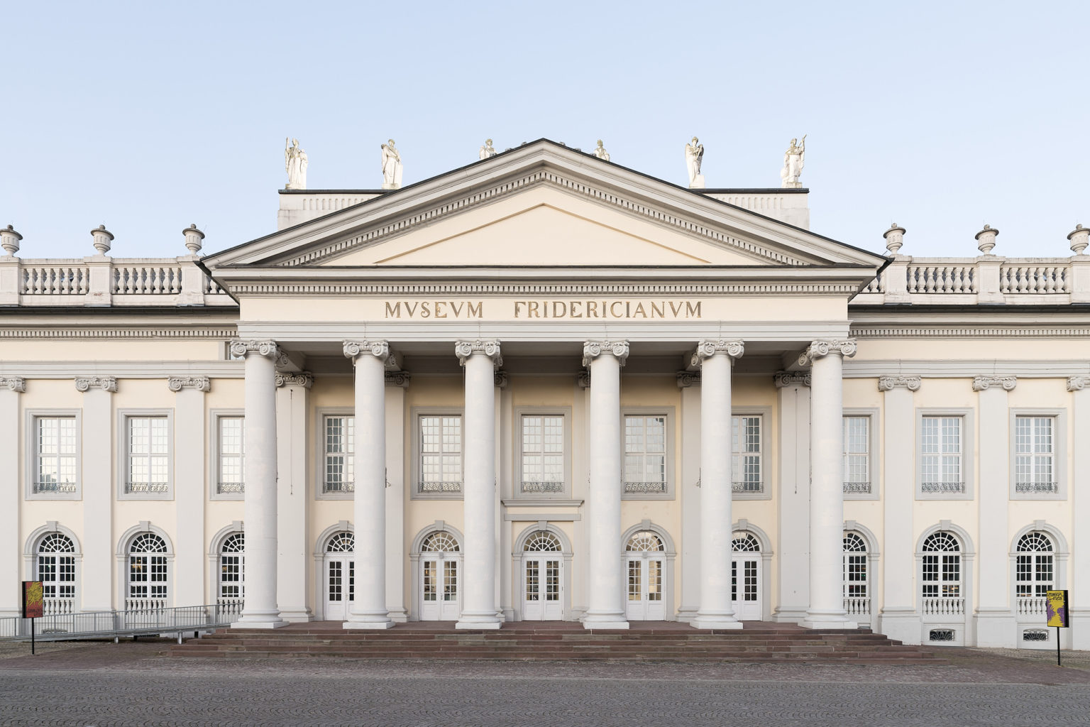 d-15_Fridericianum_Portikus_?_Nicolas_Wefers_JPEG-Qualitaet-90_-1536x1024.jpeg