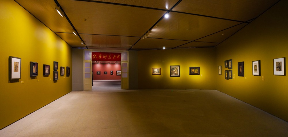 01 Exhibition View.jpg