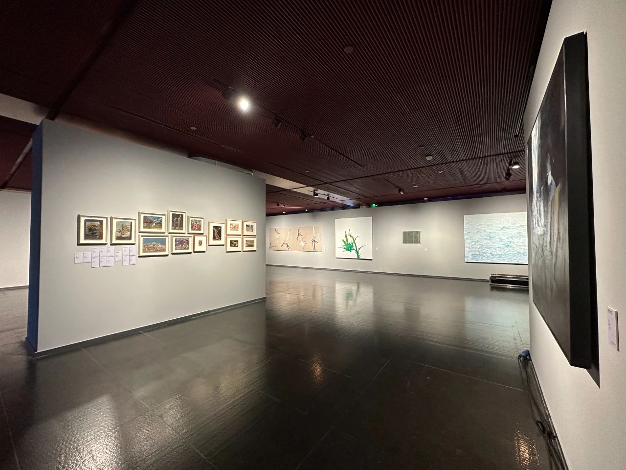 04 Exhibition View.jpg