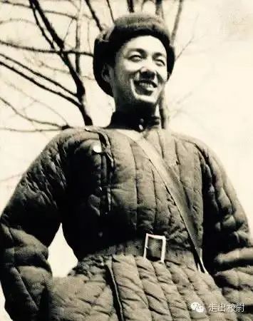 1951年，侯一民在朝鮮戰(zhàn)地寫生.jpg