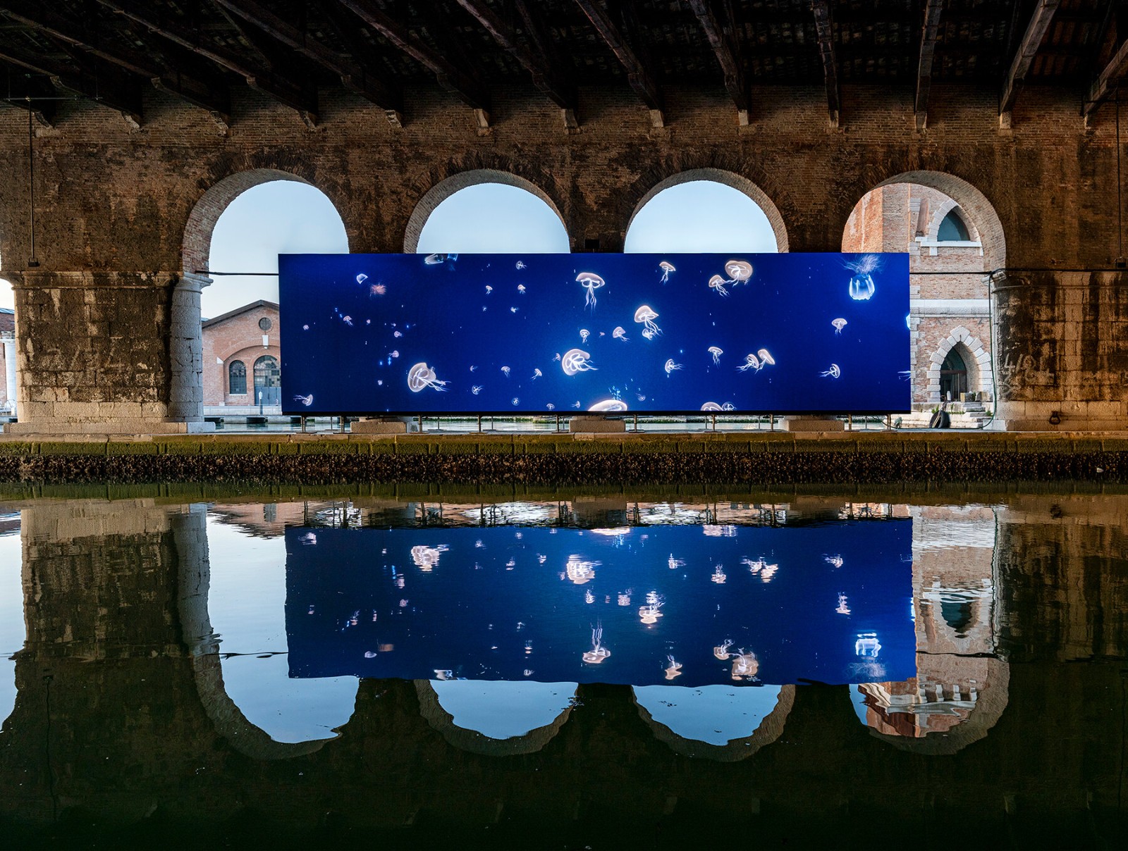 of-whales-large-scale-installation-by-wu-tsang-venice-art-biennale-designboom-31800.jpg