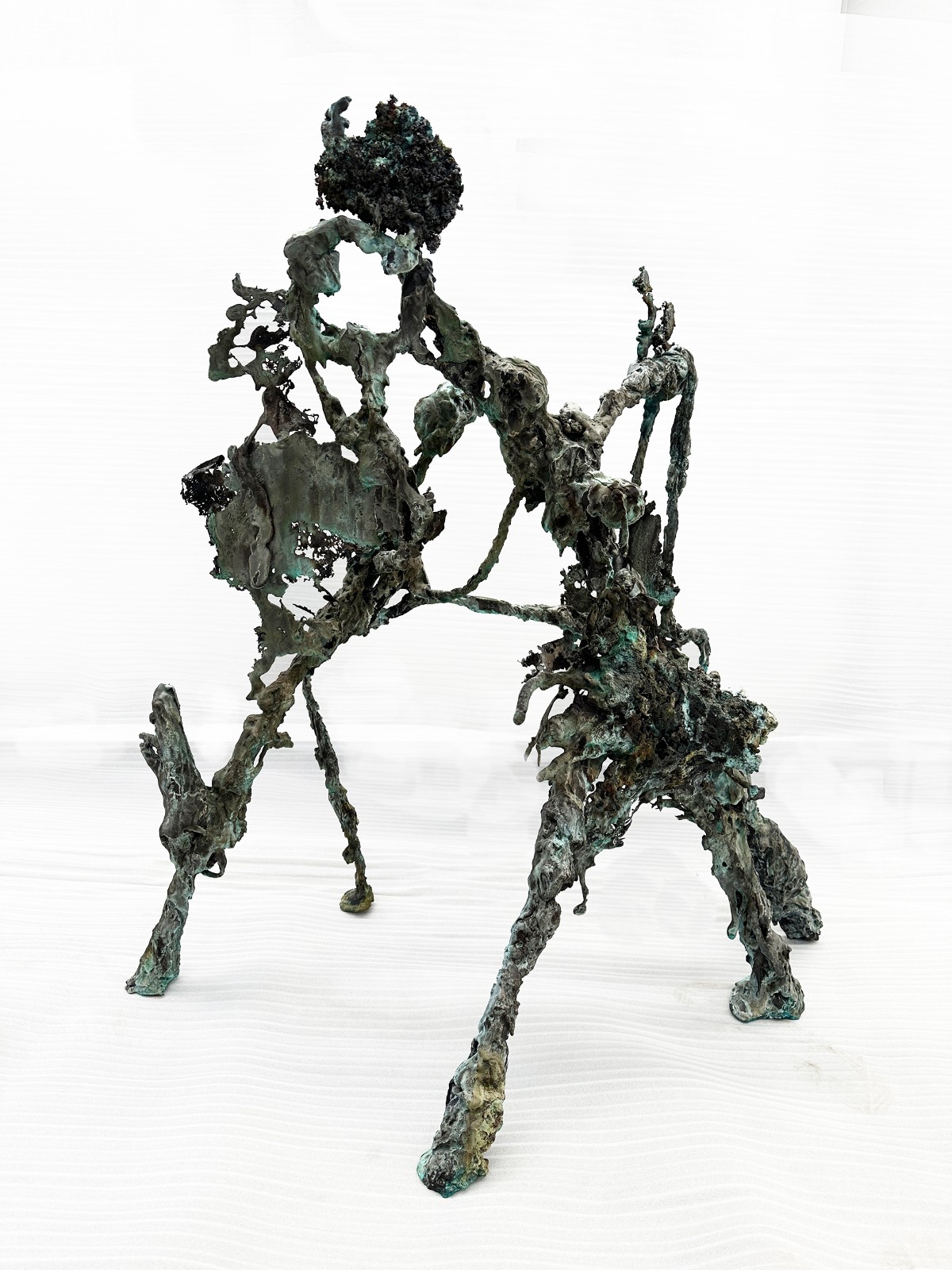 Wu Xiaohai, Figure, 10x 100x76cm, Bronze, 2022.jpg