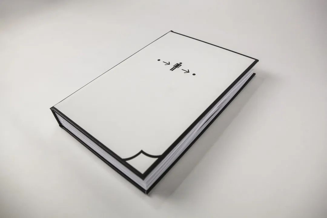 徐冰，《地書立體書》大白本，特種紙、無酸乳膠，24.2 x 35.3 x 4.7cm，2015至今.jpg