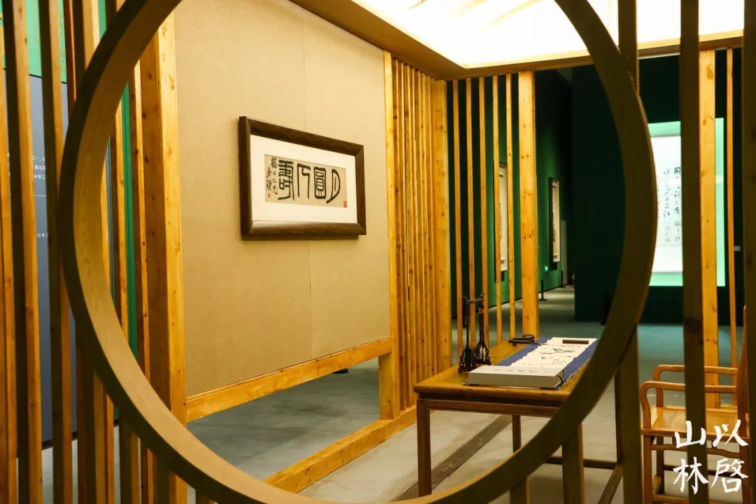 “文明的傳承：以啟山林--百年巨匠藝術(shù)大展”現(xiàn)場（3）.png