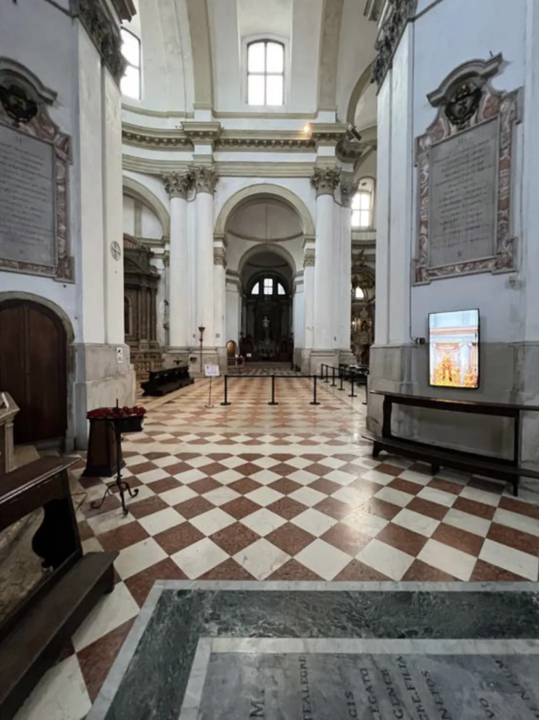 6 The Interior of the Church of Santa Veneranda.png